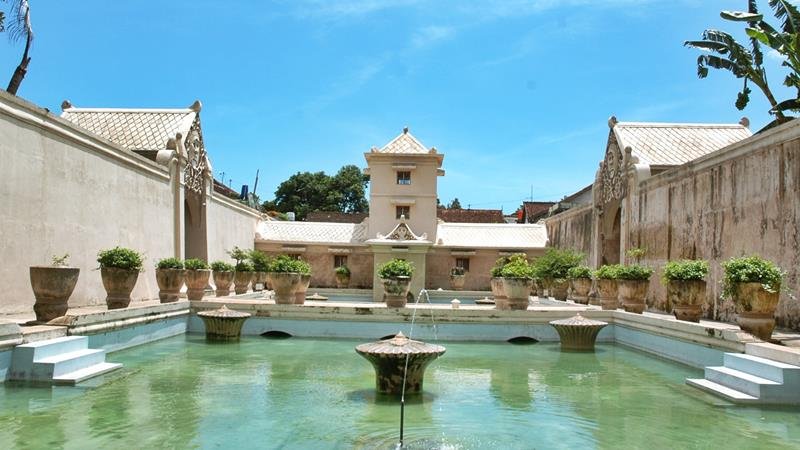 Taman Sari Water Castle - destinasi wisata dekat Jogja